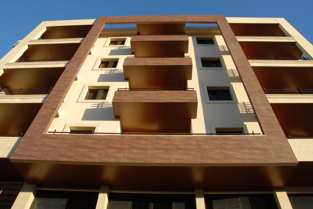 Iris Flower Hotel Jezzîne Exterior photo
