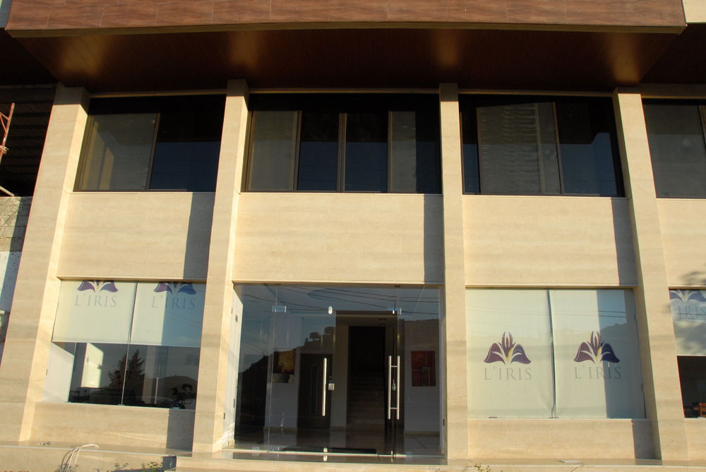Iris Flower Hotel Jezzîne Exterior photo