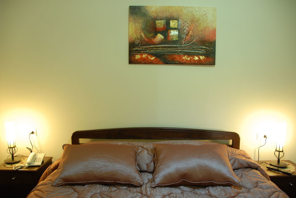 Iris Flower Hotel Jezzîne Exterior photo