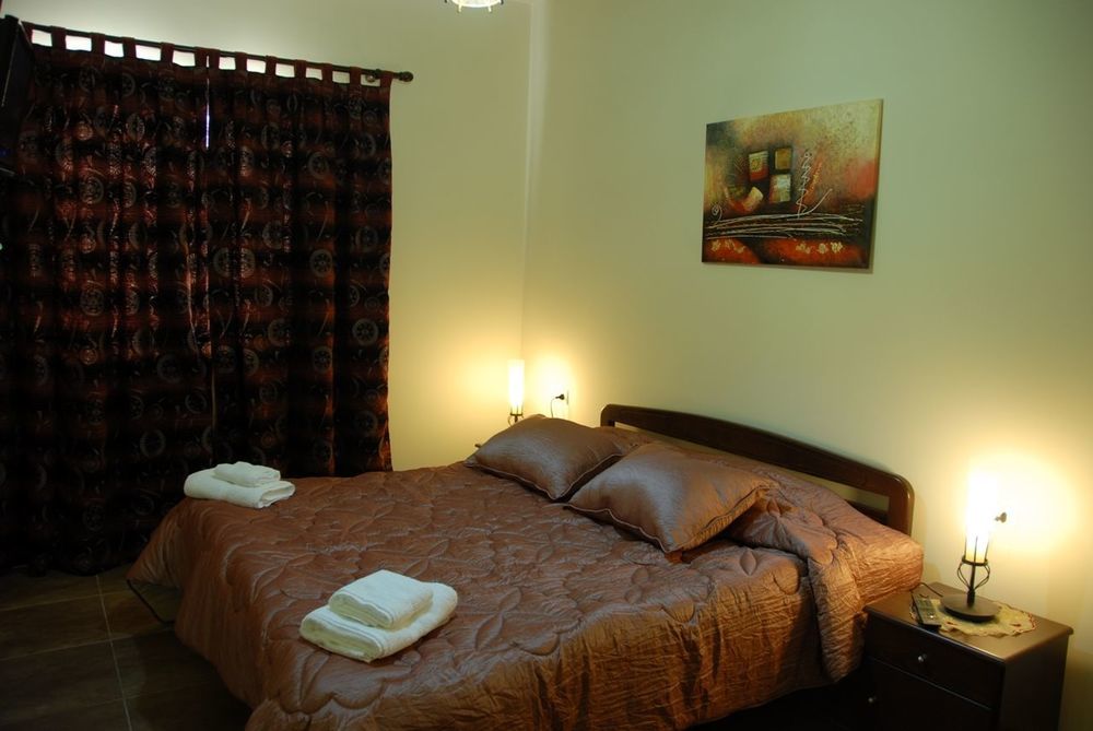 Iris Flower Hotel Jezzîne Exterior photo