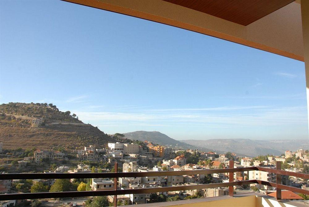 Iris Flower Hotel Jezzîne Exterior photo